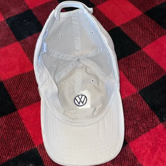 Men’s/women’s a Volkswagen adjustable strap baseball hat! - Picture 3 of 4